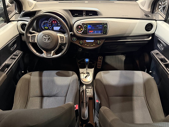 Toyota Yaris 10 of 23