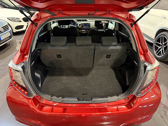 Toyota Yaris 23 of 23
