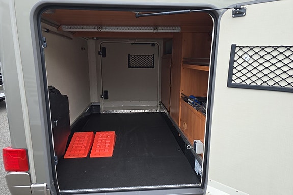 Hymer 678 Exsis-i 148hk, Långbädd, Ugn, Litium, Inverter, 3500kg 6 of 30