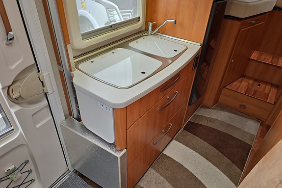 Hymer 678 Exsis-i 148hk, Långbädd, Ugn, Litium, Inverter, 3500kg 15 of 30