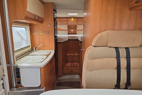 Hymer 678 Exsis-i 148hk, Långbädd, Ugn, Litium, Inverter, 3500kg 11 of 30