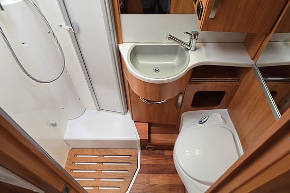 Hymer 678 Exsis-i 148hk, Långbädd, Ugn, Litium, Inverter, 3500kg 24 of 30
