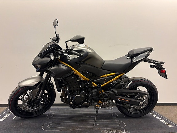 Kawasaki Z900 4 of 4