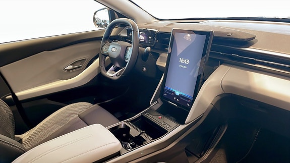 Ford Explorer 3 of 5