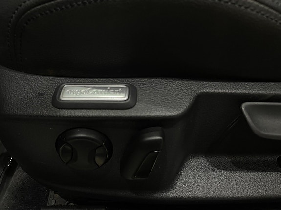 Volkswagen Passat 13 of 25