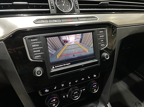 Volkswagen Passat 20 of 25