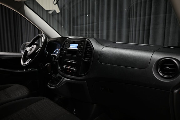Mercedes-Benz Vito 111 21 of 23