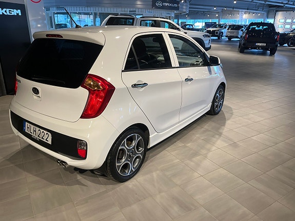 Kia Picanto 4 of 5