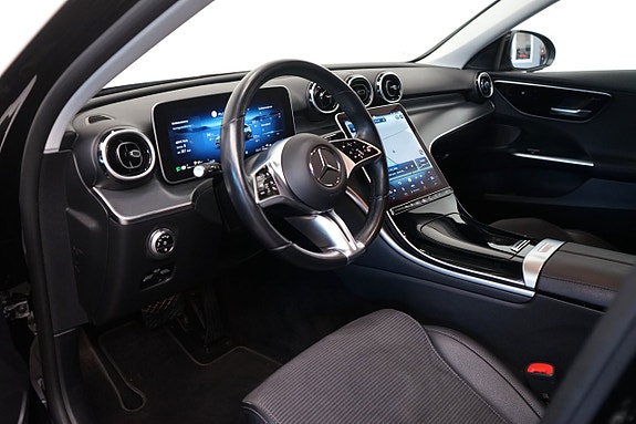 Mercedes-Benz C300 8 of 13