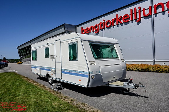 Adria UNICA C 563 UL