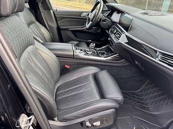BMW X7 10 of 30
