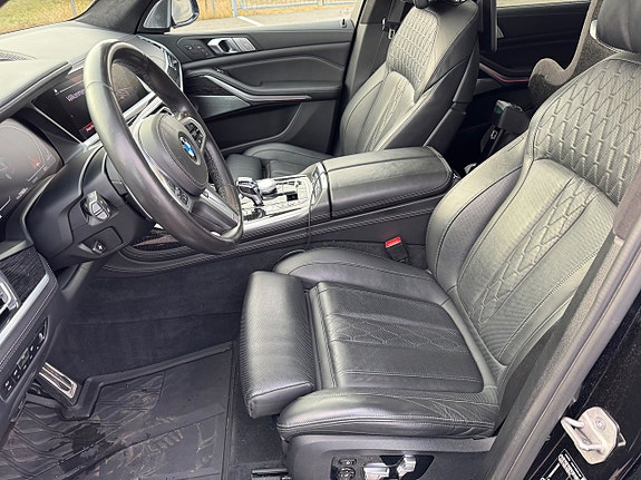BMW X7 14 of 30