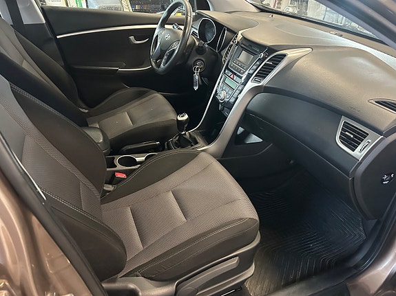 Hyundai i30 6 of 9