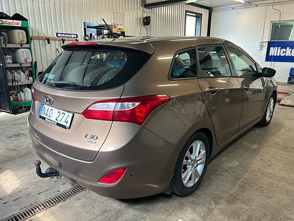 Hyundai i30 4 of 5