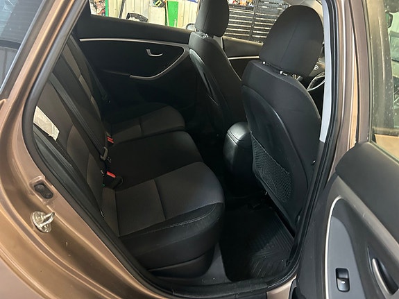Hyundai i30 7 of 9