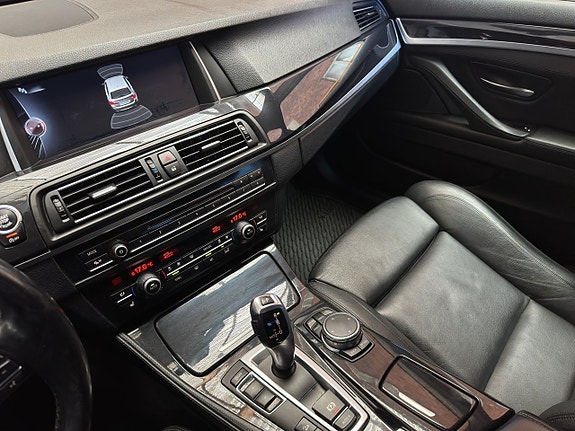 BMW 520d 12 of 17