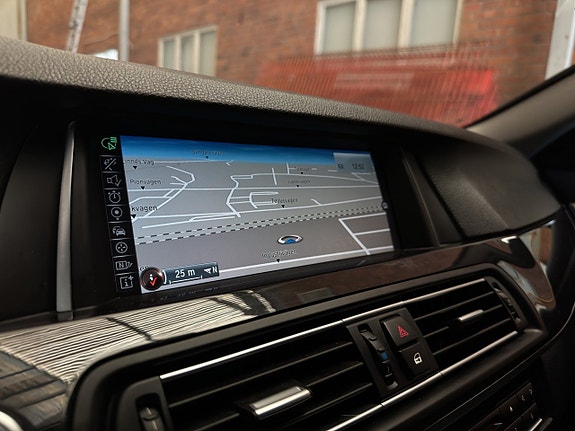 BMW 520d 13 of 17