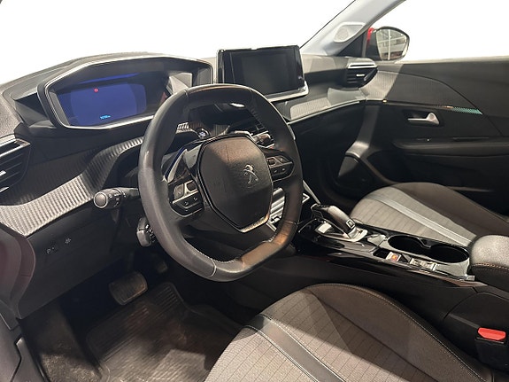 Peugeot 208 8 of 18