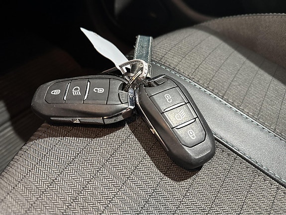 Peugeot 208 17 of 18