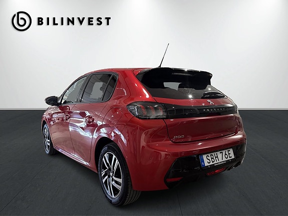 Peugeot 208 3 of 18
