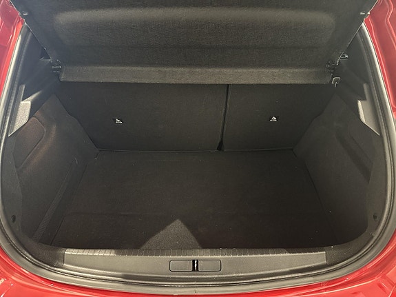 Peugeot 208 13 of 18