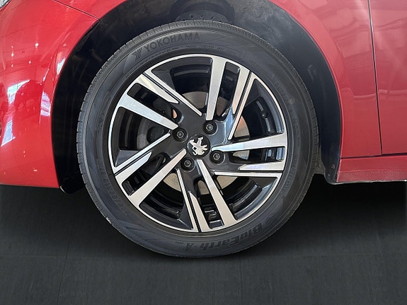 Peugeot 208 14 of 18
