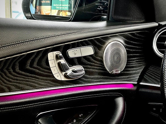 Mercedes-Benz E300 de 18 of 20