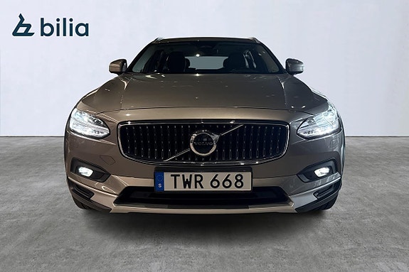 Volvo V90 Cross Country 15 of 29