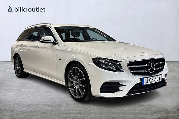 Mercedes-Benz E220 4 of 5