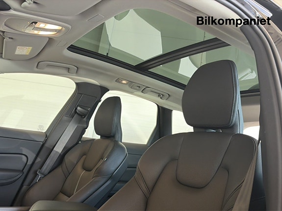 Volvo XC60 13 of 19