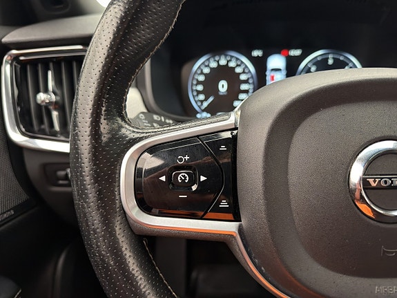 Volvo S90 21 of 30