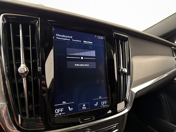 Volvo S90 26 of 30