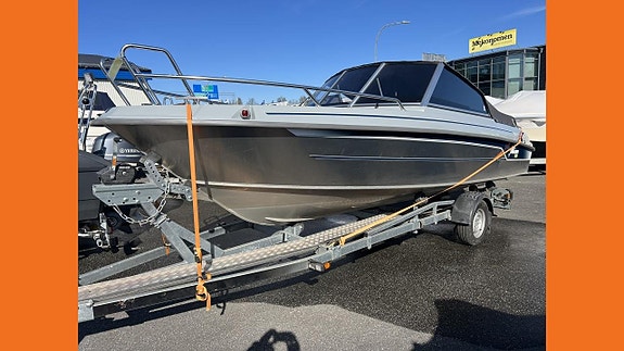 Yamarin Cross 57 BR Yamaha F115 och trailer.
