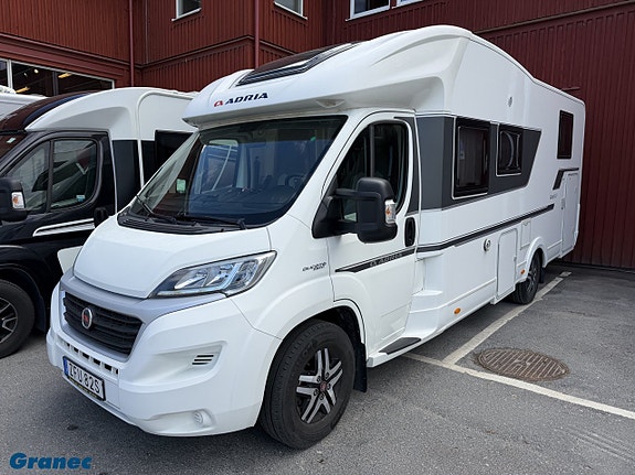 Adria Coral Plus 670 DC