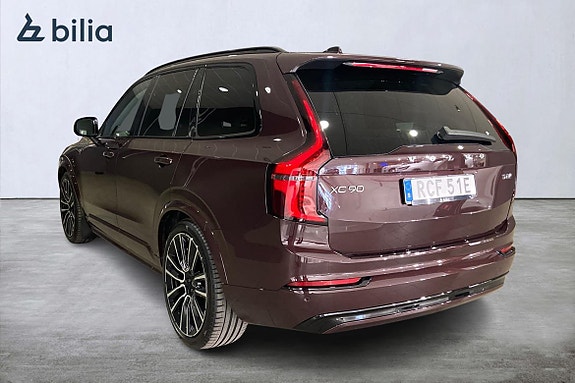 Volvo XC90 2 of 27