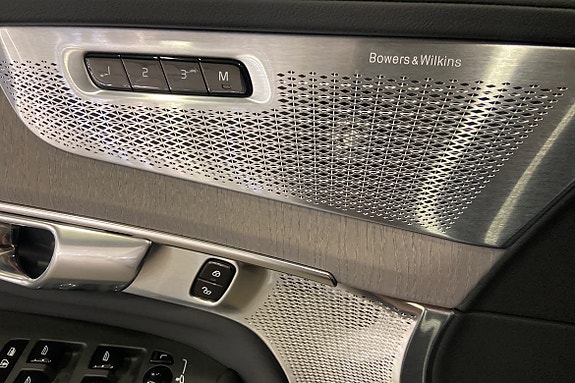 Volvo XC90 24 of 27