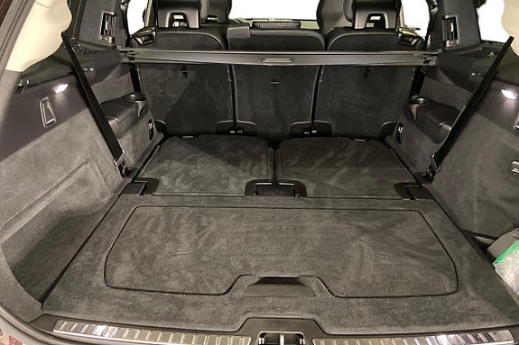 Volvo XC90 12 of 27