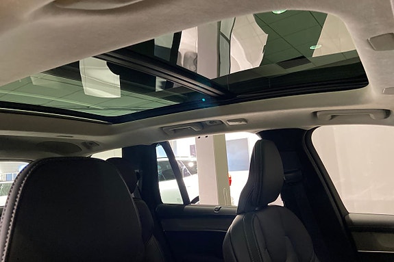 Volvo XC90 21 of 27