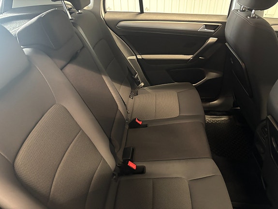 Volkswagen Golf Sportsvan 11 of 18