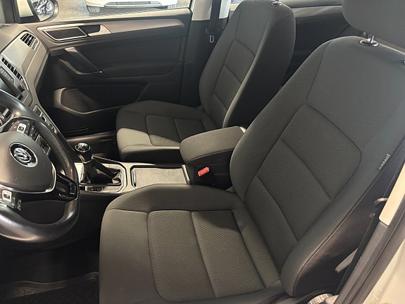 Volkswagen Golf Sportsvan 8 of 18