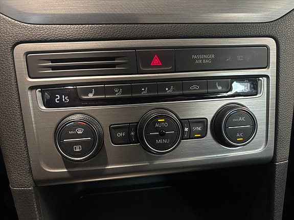 Volkswagen Golf Sportsvan 16 of 18