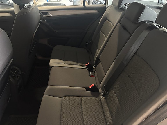 Volkswagen Golf Sportsvan 10 of 18