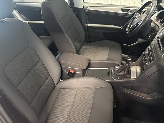 Volkswagen Golf Sportsvan 9 of 18