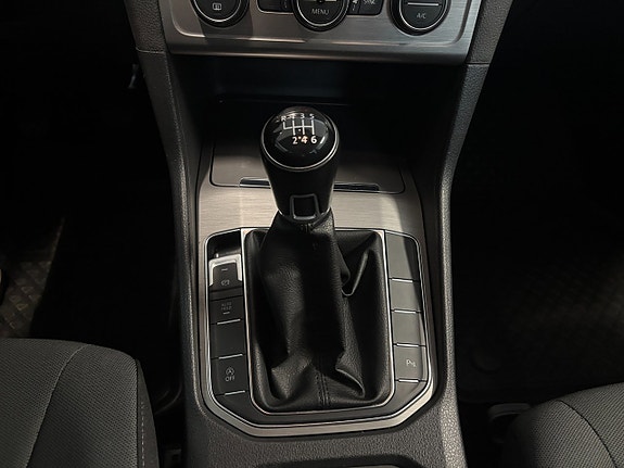 Volkswagen Golf Sportsvan 12 of 18