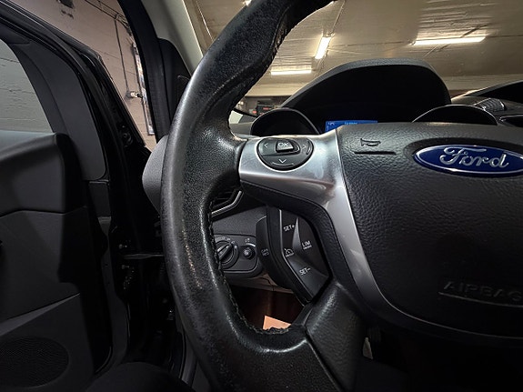 Ford Kuga 13 of 18