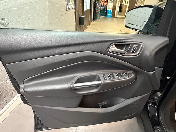Ford Kuga 10 of 18
