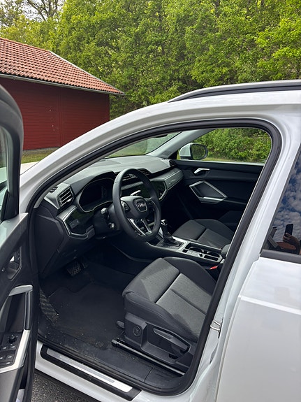 Audi Q3 3 of 4