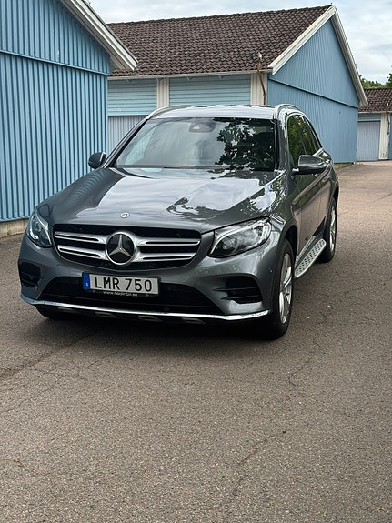 Mercedes-Benz GLC350 e 2 of 5