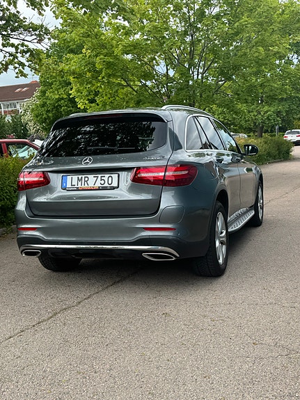 Mercedes-Benz GLC350 e 4 of 5