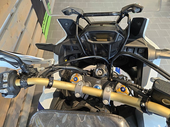 Honda Powersports CRF1000 DCT Africa Twin Tri-Color 4 of 9